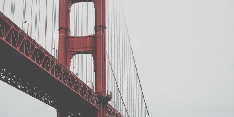 电商服装包装绿色转型：三和包装定制与印刷服务引领无胶带纸箱与可循环快递袋实践